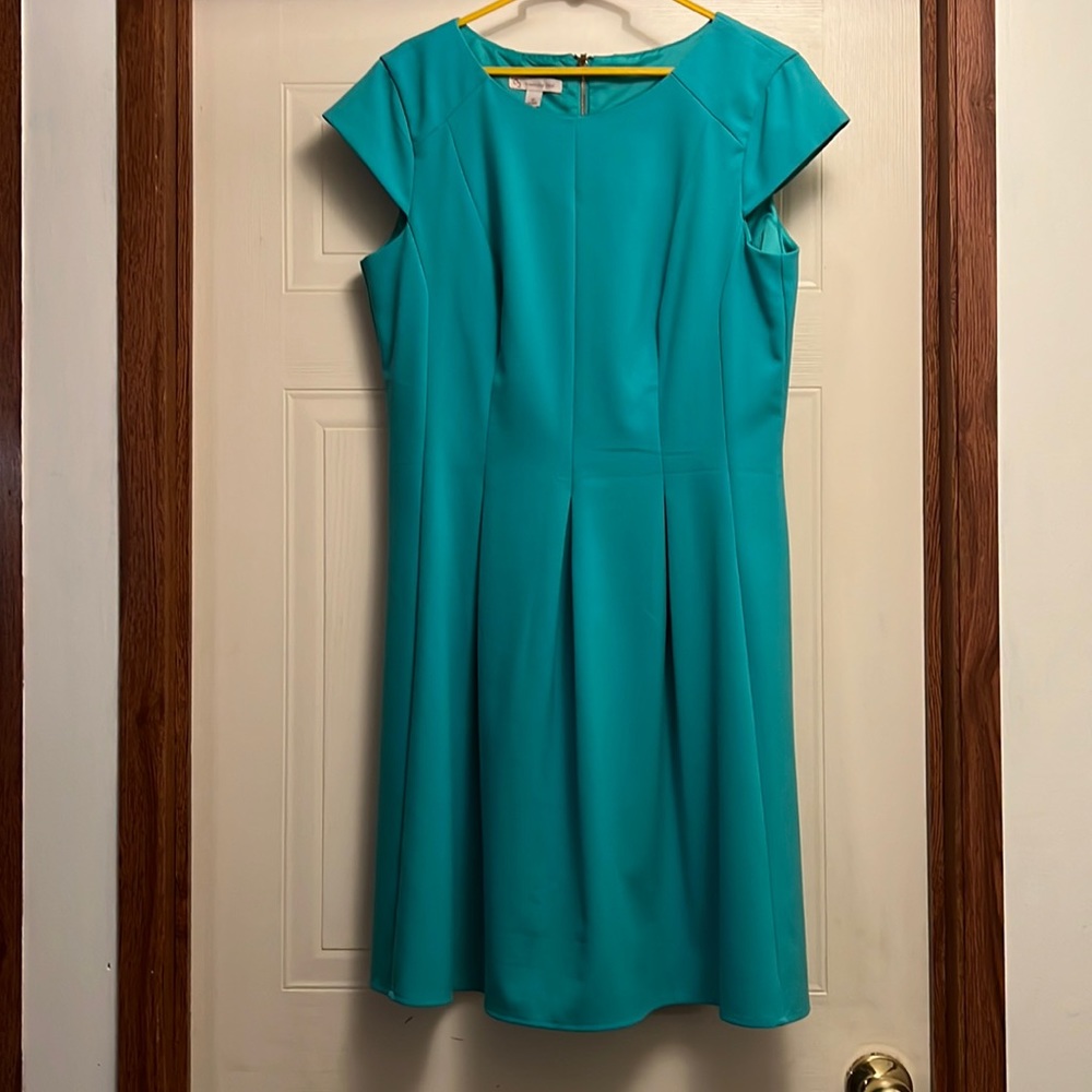 Cap sleeve front pleated dress
